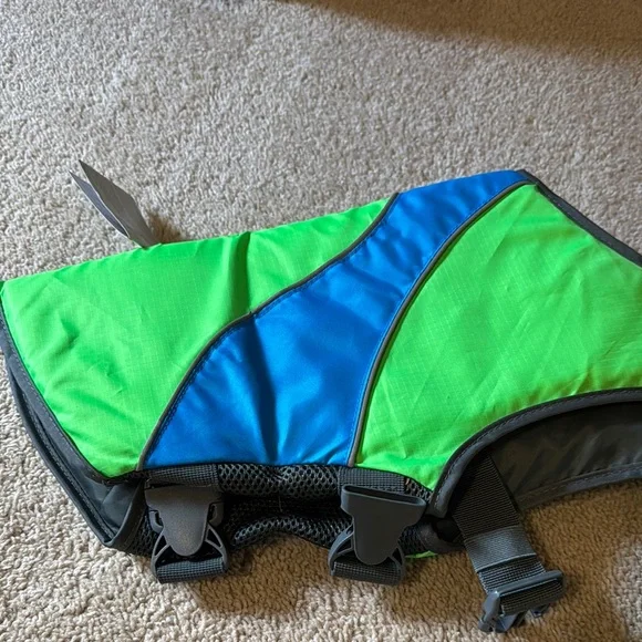 Pet Flotation Vest - Picture 3 of 4